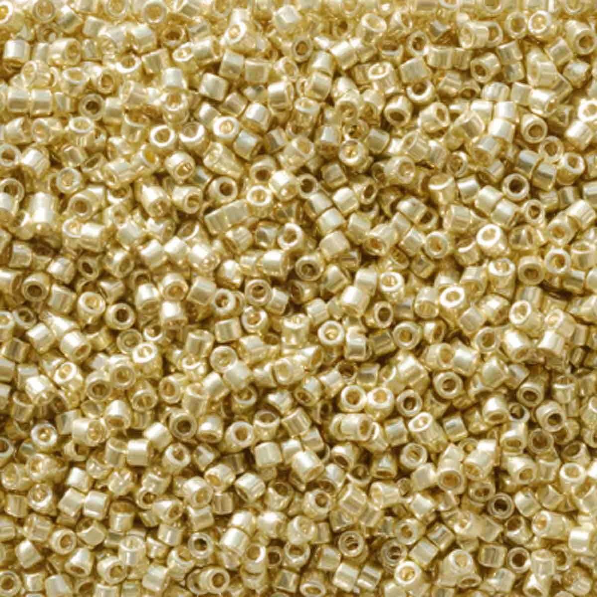Miyuki Delica DB2502  Dorado Light (brillante)